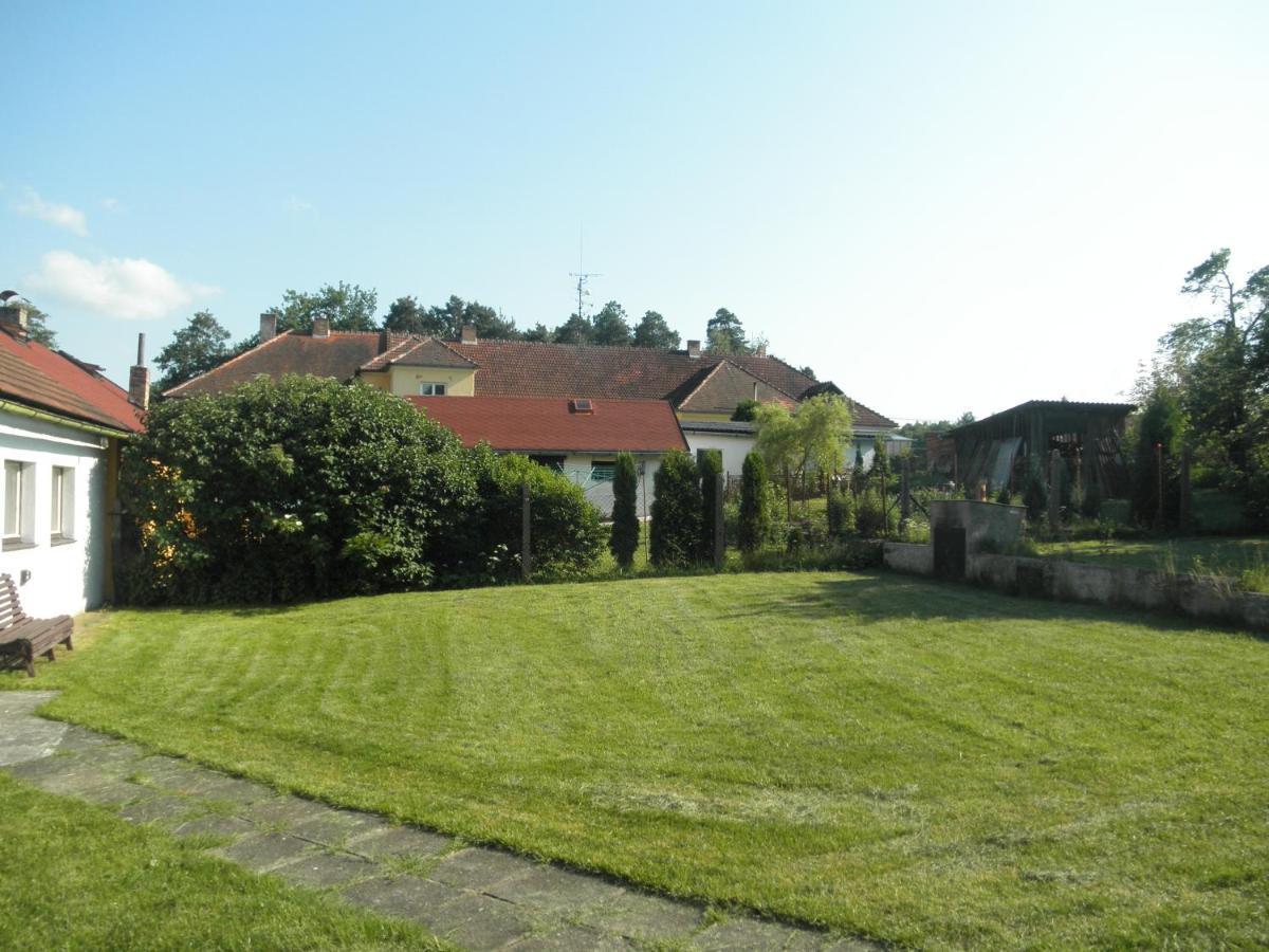 Chlalupa Se Zahradou - Chlum U Trebone Villa Exterior foto